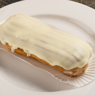 Эклер с маскарпонев Дача по цене 200 ₽