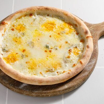 Пицца Четыре сыра в Кукумбер по цене 650