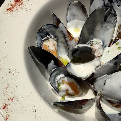 Черноморские мидии сливочно-чесночные в Mr. Чебурек по цене 390 ₽