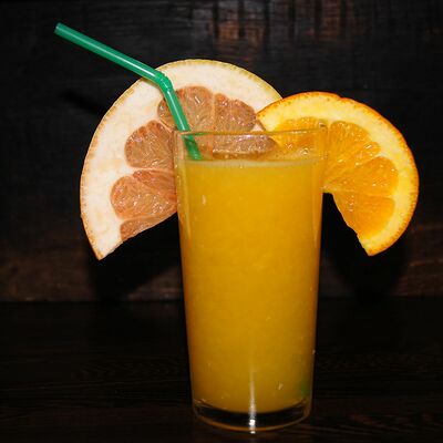 Апельсиново-грейпфрутовый натуральный сок в Шашлыки & Пироги по цене 300 ₽