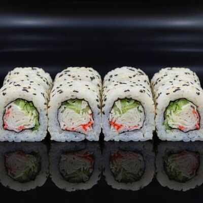 Ролл Калифорния с огурцом и авокадо в кунжуте в FIX NINJA по цене 600 ₽