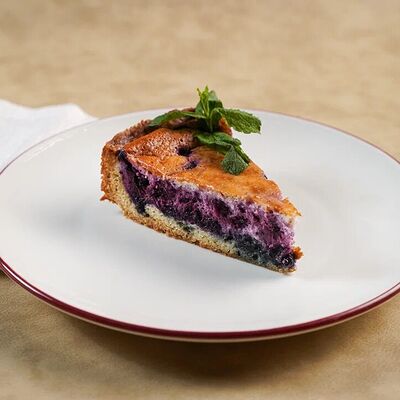 Черничный пирог в Компот по цене 320 ₽