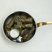Долма в винoградных листьях в Долма