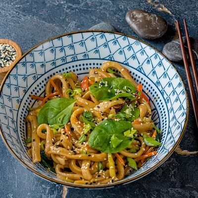 Устричная лапша с кальмарами в Пипяо по цене 470 ₽