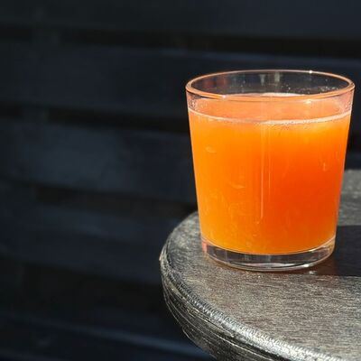 Грейпфрут + апельсин фреш в Camon Cafe по цене 390 ₽