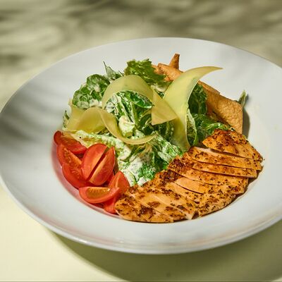 Цезарь с курицей в Алазани по цене 4350 ₸