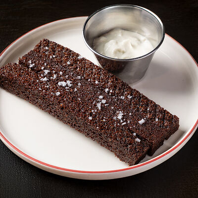 Гренки с соусом блю чиз в Dacha restaurant по цене 480 ₽