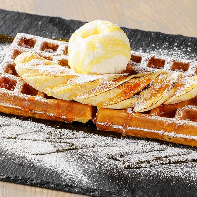 Вафли с карамелизированным бананом в Friend Zone Гвоздь по цене 259 ₽