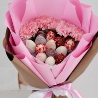 Букет клубники в шоколаде с диантусами №122 в SOK - клубника в шоколаде