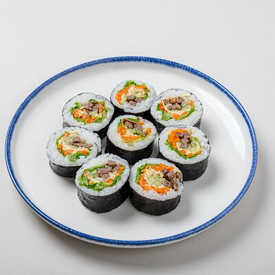 Кимпаб с говядиной в NYUSURI корейская кухня по цене 649 ₽