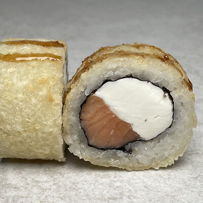 Сливочный лосось темпура в Risoy по цене 745 ₽