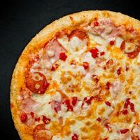 Прошутто Формаджио (толстое с сыром) в Pizza mafia