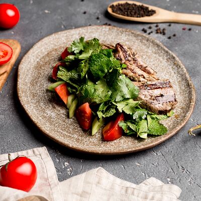 Стейк-салат с нежными медальонами в A Food по цене 670