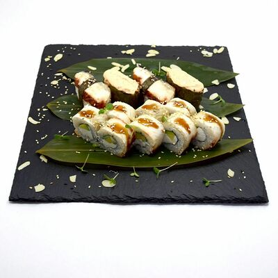 Сет с угрем в Sushi kim по цене 1528 ₽