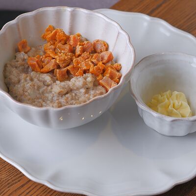 Злаковая каша с тыквой и медом в Red Cup iMall по цене 370 ₽