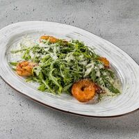 Салат с руколой, авокадо и креветкойв Раковарня на Пятницкой