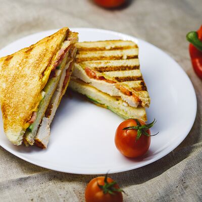 Клаб Сендвичв Шашлык&Рибс по цене 490 ₽