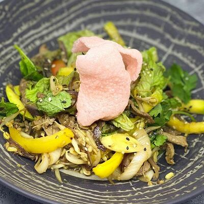 Телятина с шампиньонами в La-La Land по цене 720 ₽