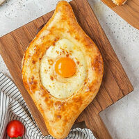 Хачапури по-аджарски в Двор Помидор