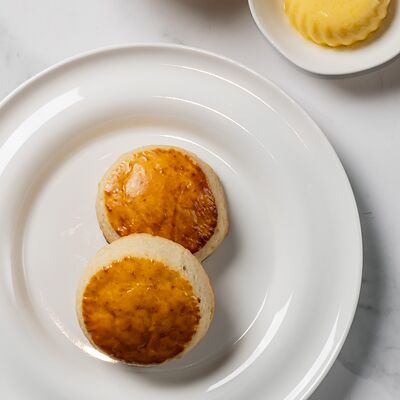 Сконы, сливочное масло, джем в Londri по цене 550 ₽