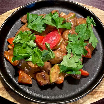 Мраморная говядина с овощами в Сохо по цене 570