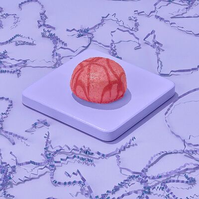 Клюквенный берлинер с клубничной глазурью в Dostaевский по цене 171 ₽