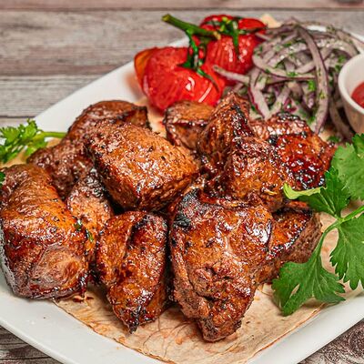 Шашлык из говяжьей печени с курдючком в Yunga Tim Fish & Grill по цене 970 ₽