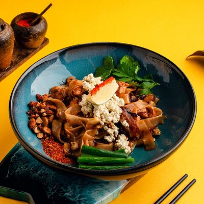 Курица Пад-тай в Thai Fun по цене 660 ₽