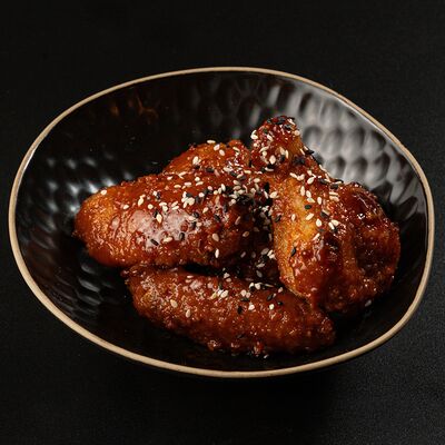 Крылышки в арахисовом соусе в Римские пиццы по цене 550 ₽