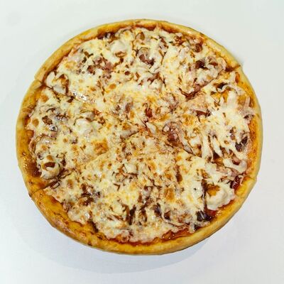 Пицца Цыпленок барбекю в Old Buick Diner по цене 570 ₽