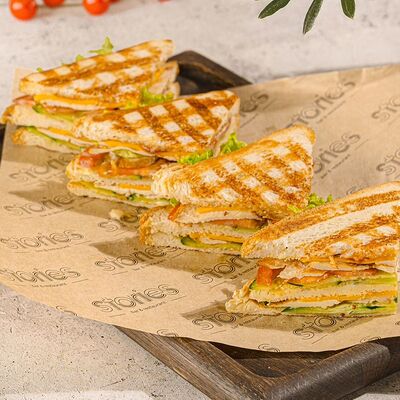 Клаб-сэндвич с говядиной в Stories по цене 590 ₽