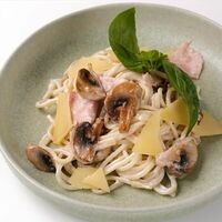 Паста с ветчиной и грибами в Kitchen lab