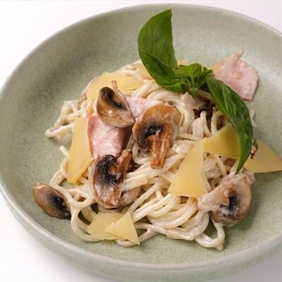 Паста с ветчиной и грибами в Kitchen lab по цене 280 ₽