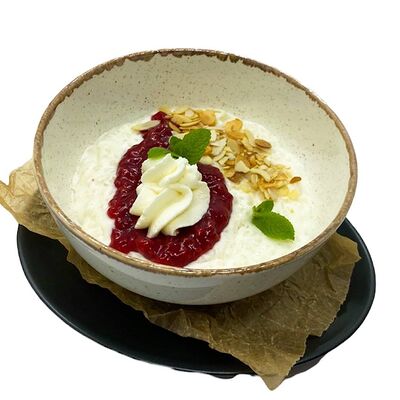 Рисовая каша с малиной в Friendly по цене 285 ₽