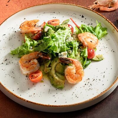 Салат с креветками в BierBurg по цене 749 ₽