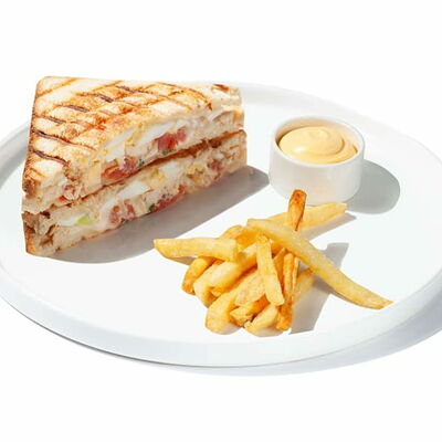 Сендвич клаб с курочкой в ЭкоРолл по цене 612 ₽