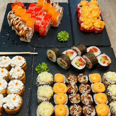 Сет XXL в Quattro pizza по цене 3599 ₽