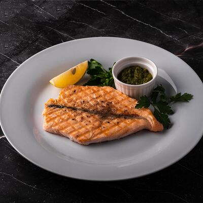 Стейк из семги в Оливье по цене 1110 ₽