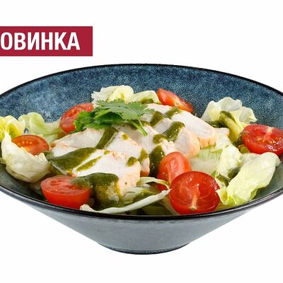 Салат с курицей и зеленой заправкой в Поке-маN по цене 289 ₽