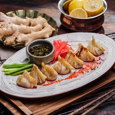 Яки-гедза со свининой в Пельмения по цене 483 ₽