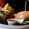 Комбо Чизбургер с говядиной халяль в Sultan Pizza & Burgers по цене 858