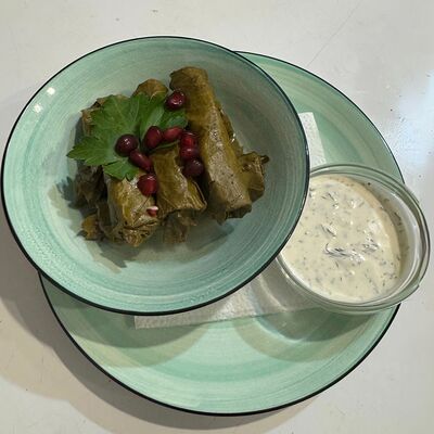 Долма из говядины в Гостиный дворик по цене 470 ₽