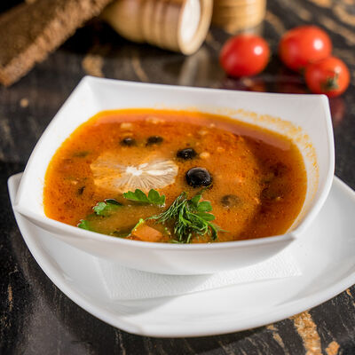 Солянка сборная мясная в Oзеро гриль по цене 350 ₽