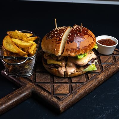 Куриный бургер в Галата по цене 790 ₽