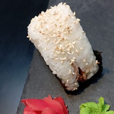 Онигири Лосось в Sushi Kiosk по цене 300 ₽