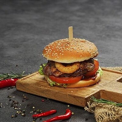 Бургер Джентельмен Джек в Бургер удачи по цене 600 ₽