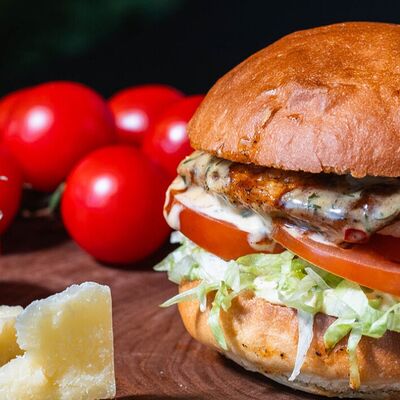 Бараш хитбургер с бараниной в ШАШЛЫК & BBQ по цене 810 ₽