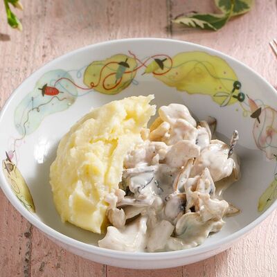 Детское куриное фрикасе с картофельным пюре в Кукумбер по цене 420