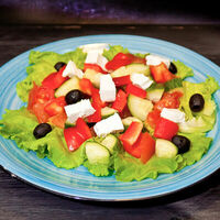 Салат Греческий в Fish Fabrique Vieux