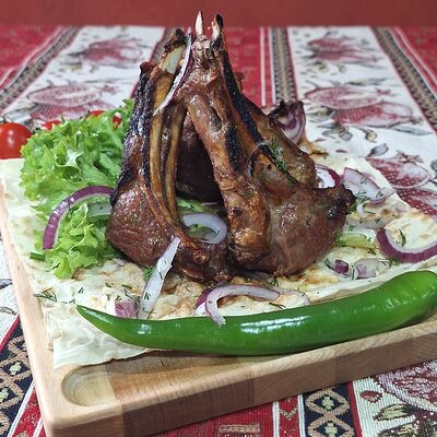 Шашлык из бараньей корейки в Огонь и дым по цене 900 ₽